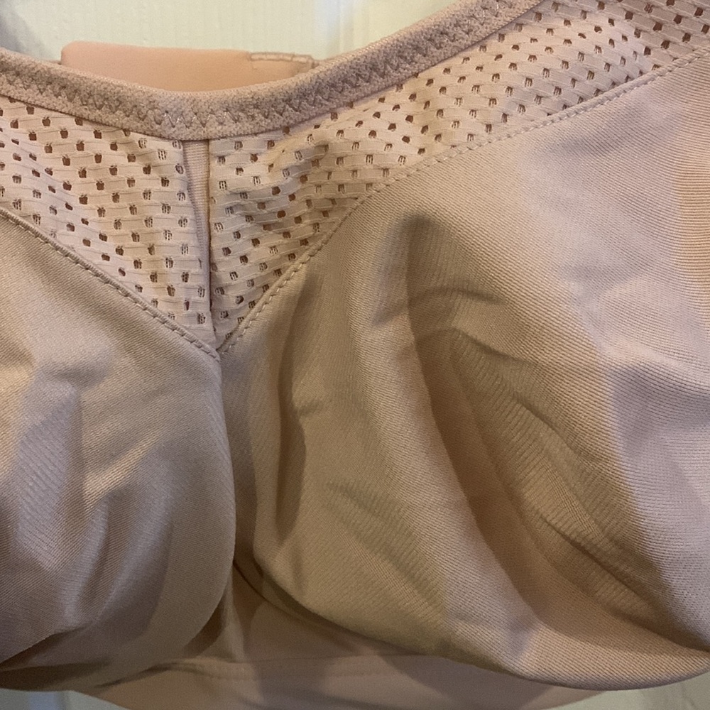 Elite Performance Bra - Picture 2 of 8